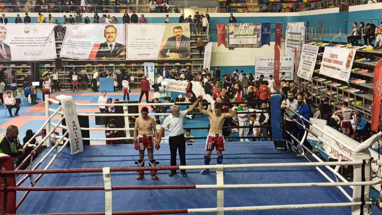 Başkan Yaşar şampiyonları ağırladı