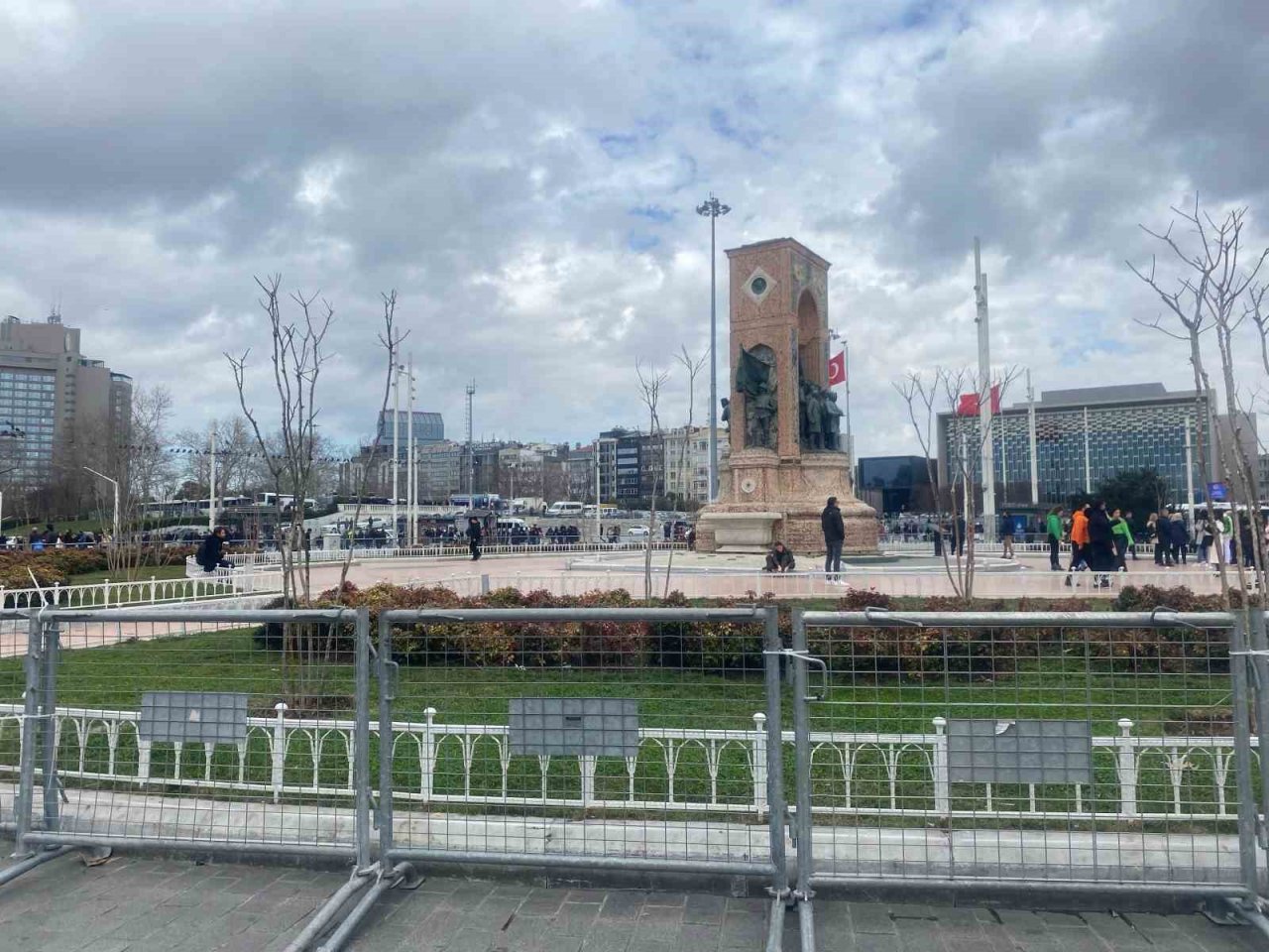 Taksim’de güvenlik önlemleri üst seviyeye çıkartıldı