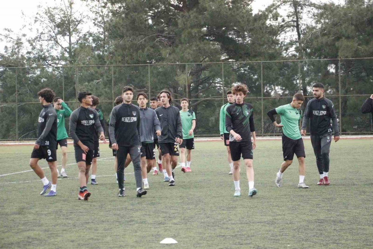 Genç horozlar, Manisa’yı puansız göndermek istiyor