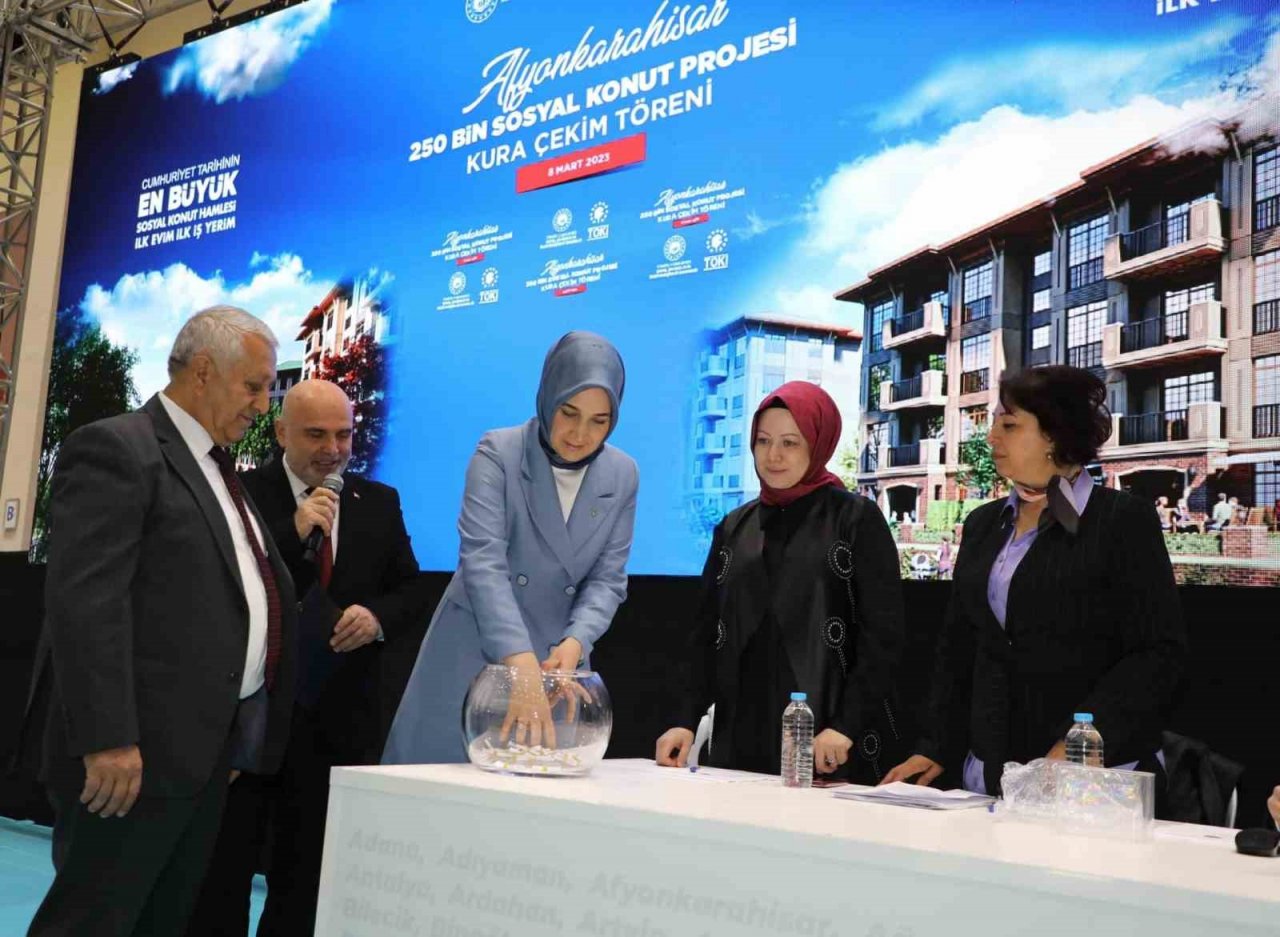 Afyonkarahisar’da TOKİ kuraları çekilmeye başlandı