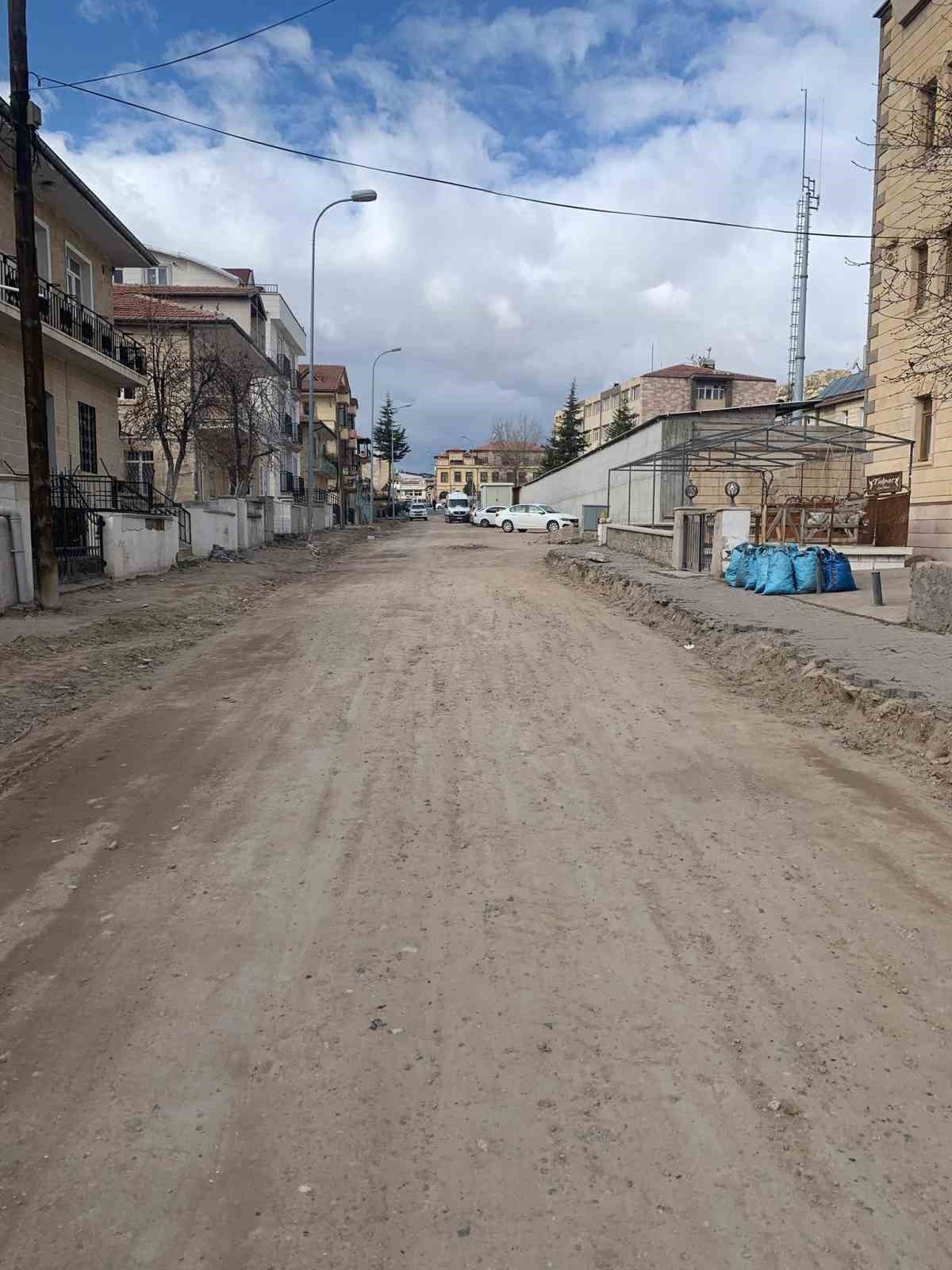 Ürgüp’te yol bakım-onarım ve çevre düzenleme çalışmaları devam ediyor