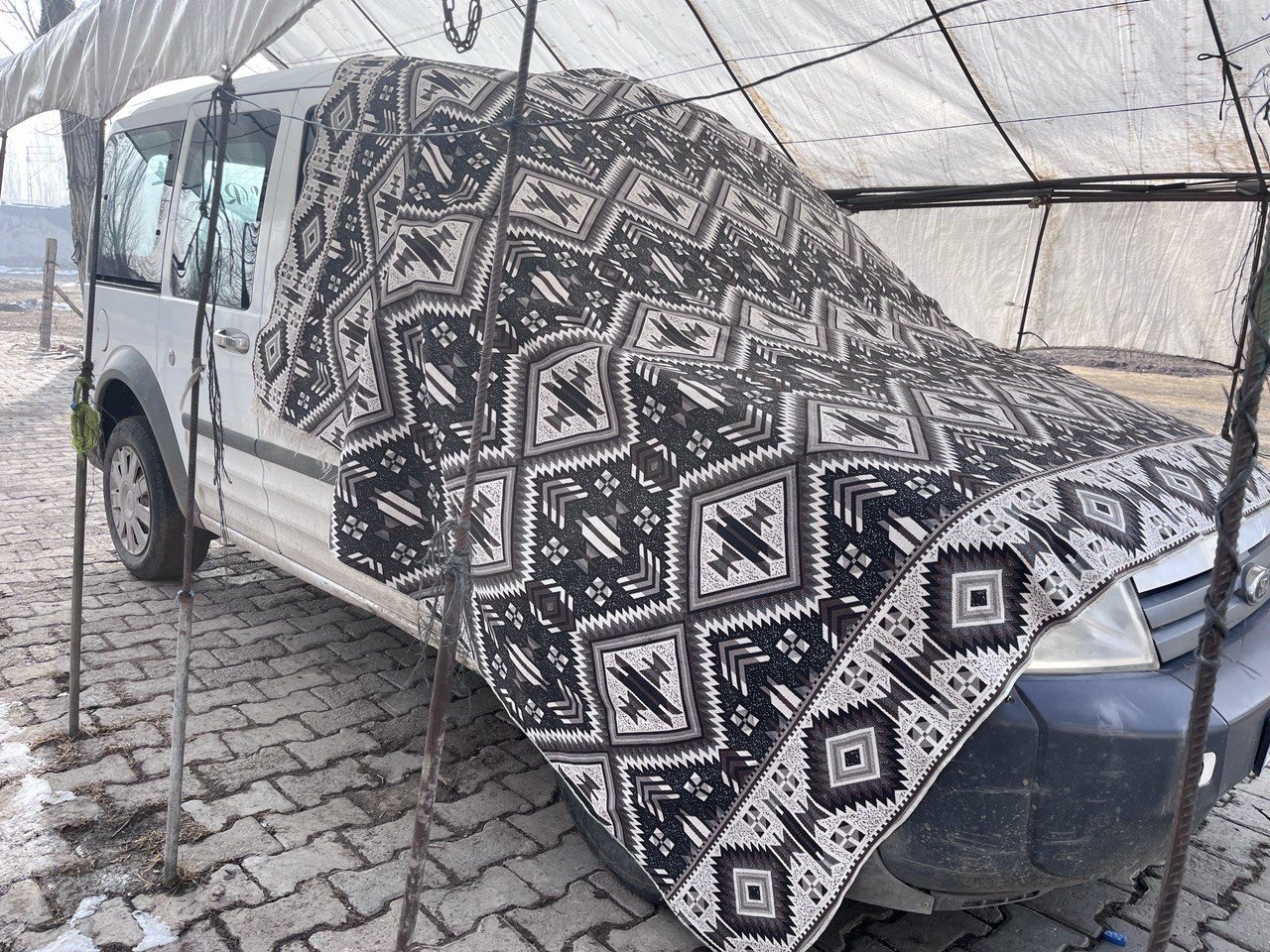 Ağrı’da buzlar erimiyor