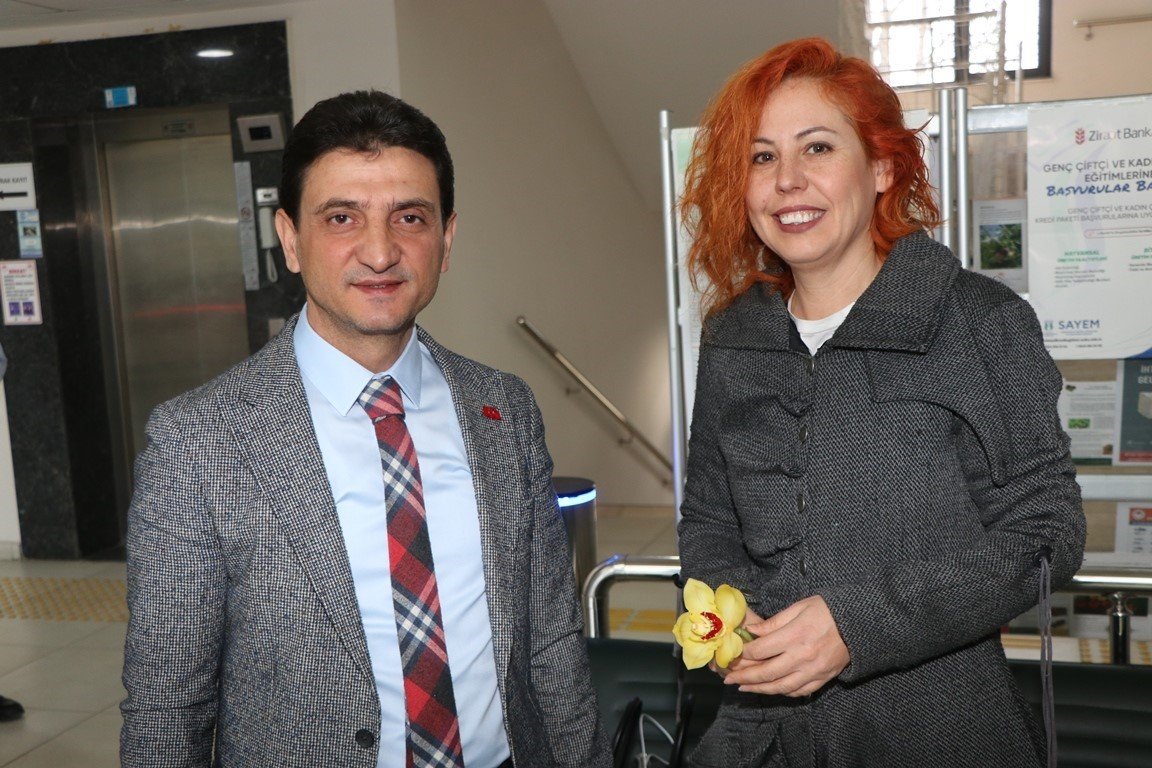 Müdür Parıldar, personellerinin Kadınlar Günü’nü kutladı