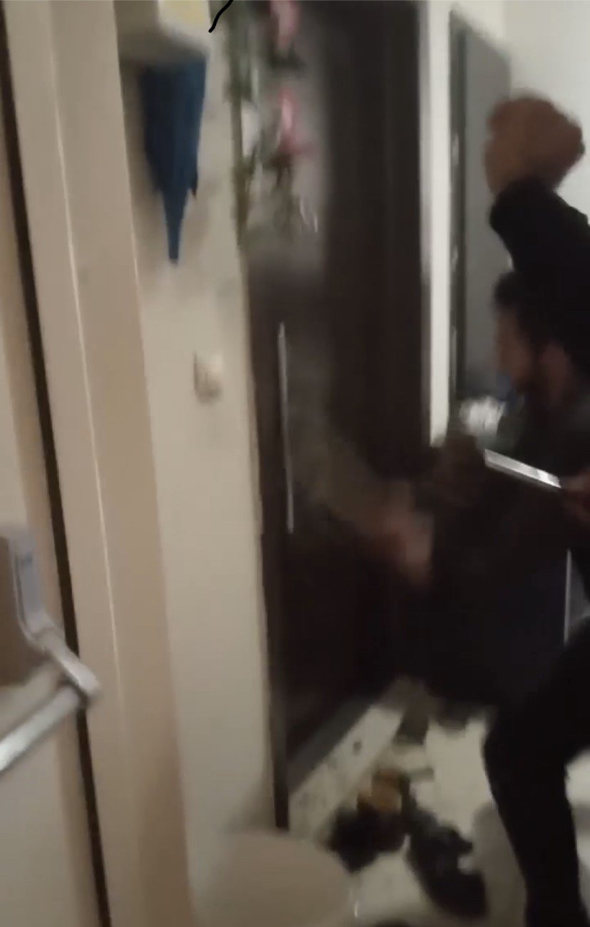 Yangına uykuda yakalandılar...Can pazarı kamerada