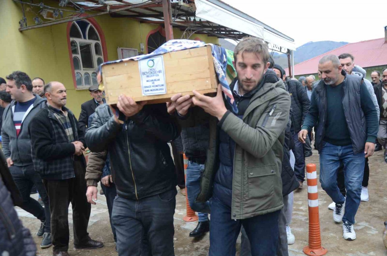 Kocası tarafından öldürülen kadın, Dünya Kadınlar Günü’nde toprağa verildi