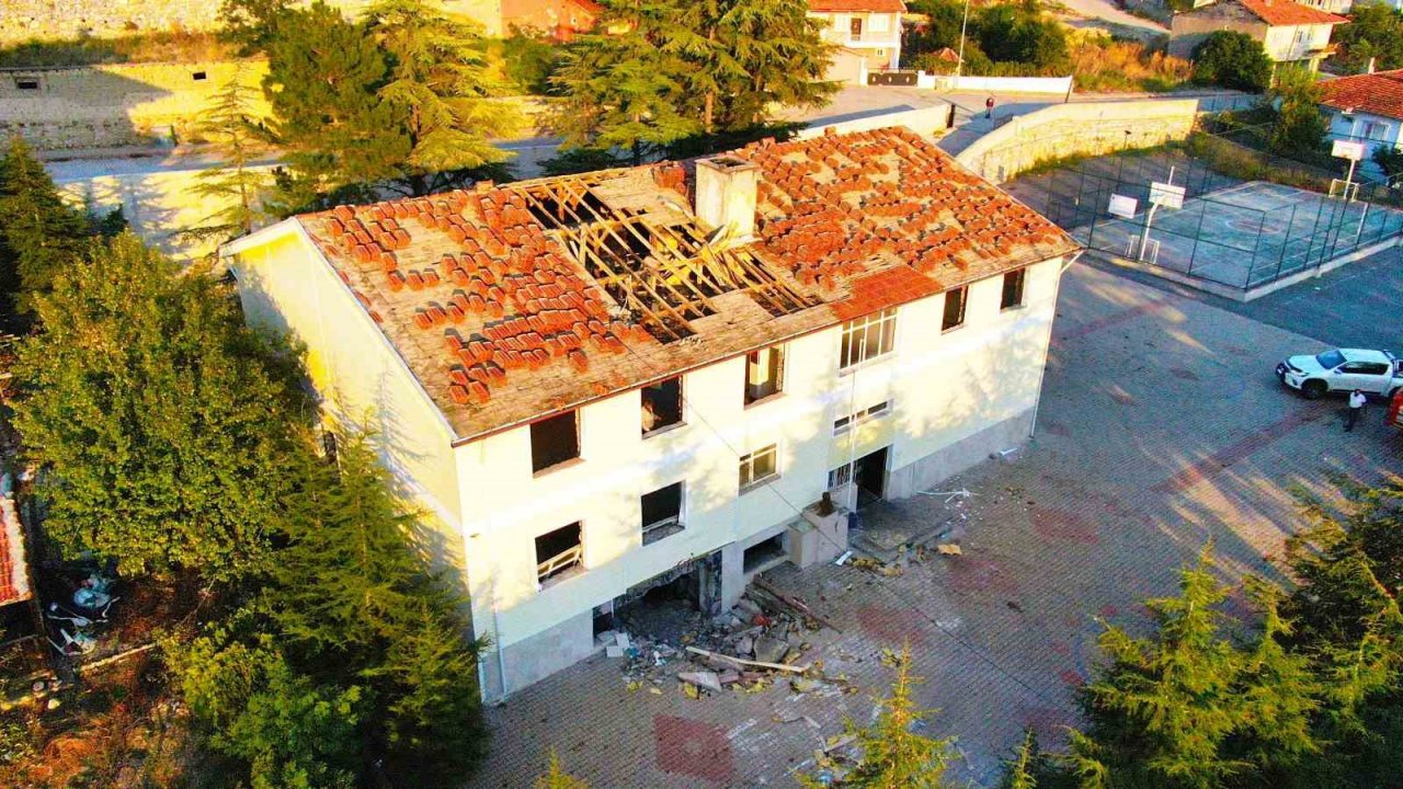 Çekerek Belediye Başkanı Çakır, ilçeden geçen diri fay hatlarına dikkat çekti