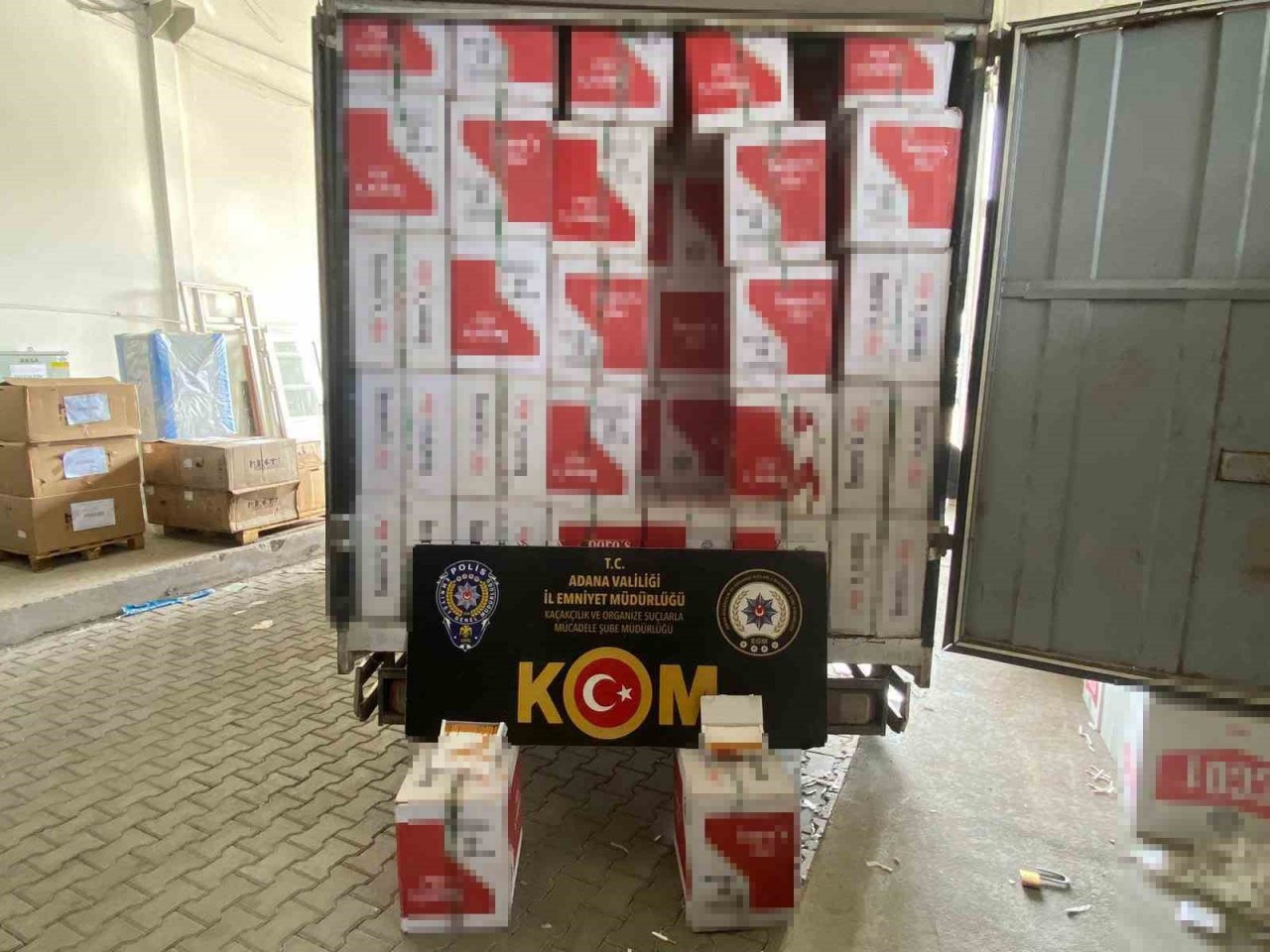 Milyonlarca kaçak makaron ve doldurulmuş sigara ele geçirildi