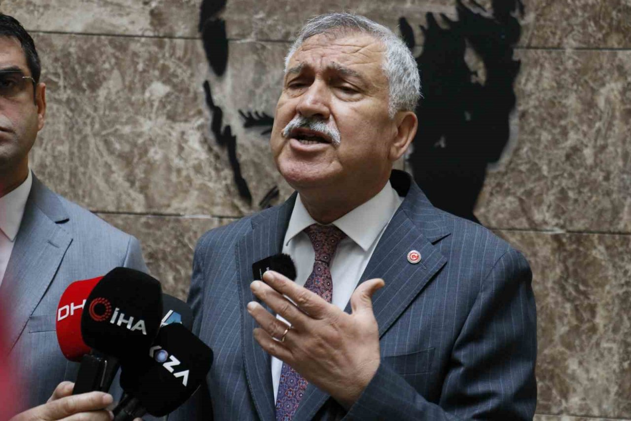 Adana Büyükşehir Belediyesi Başkanı Karalar, kendini ve kurumunu savcılığa ihbar etti