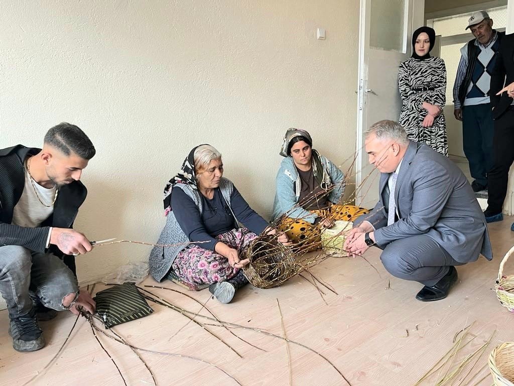 SODAM’da top dikim ve sepet yapım kursu devam ediyor