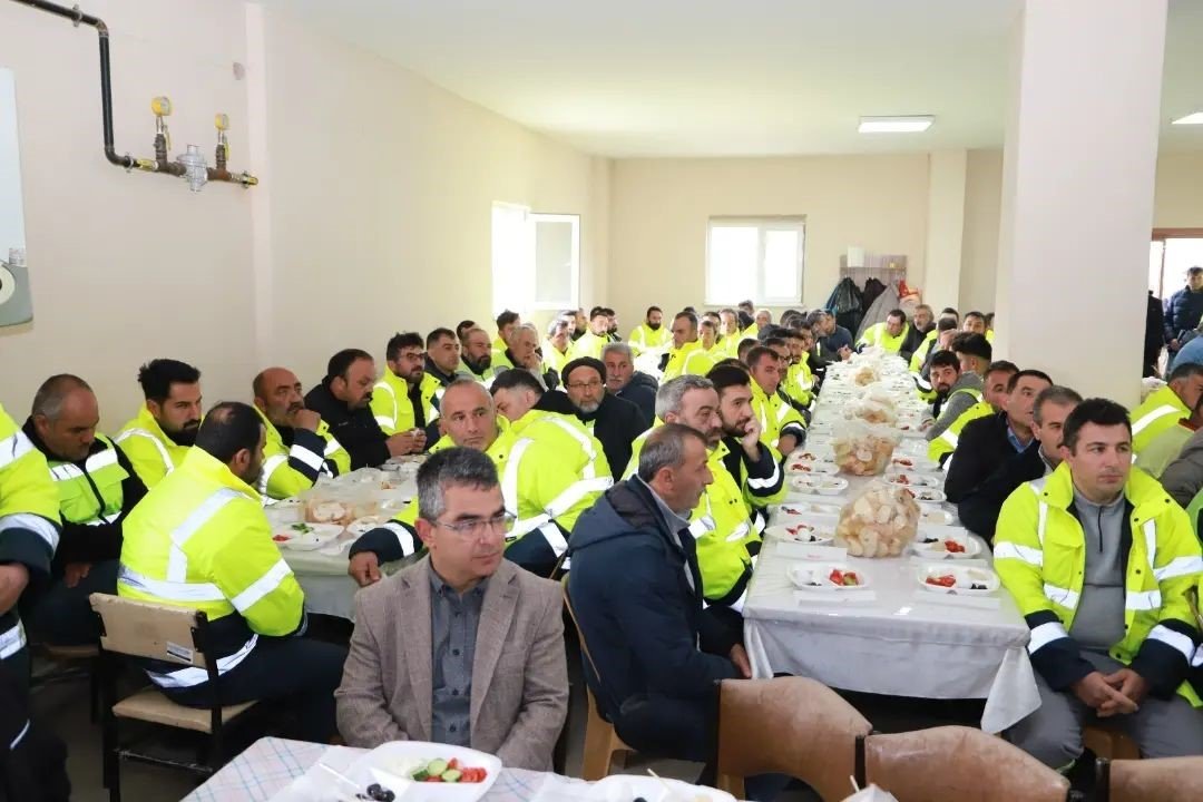 Aksun, Park ve Bahçeler Müdürlüğü çalışanları ile bir araya geldi