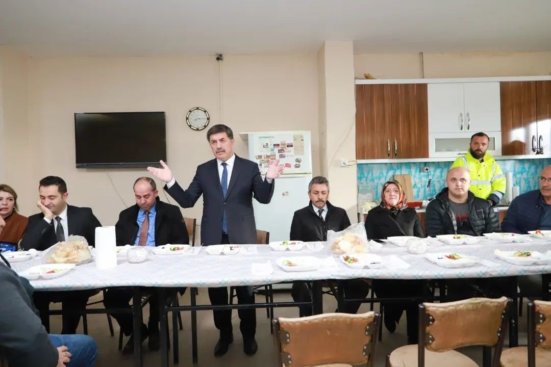 Aksun, Park ve Bahçeler Müdürlüğü çalışanları ile bir araya geldi