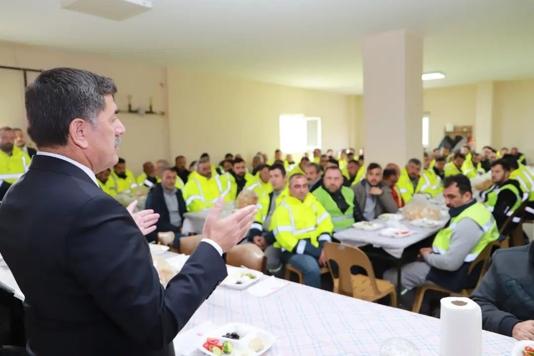 Aksun, Park ve Bahçeler Müdürlüğü çalışanları ile bir araya geldi