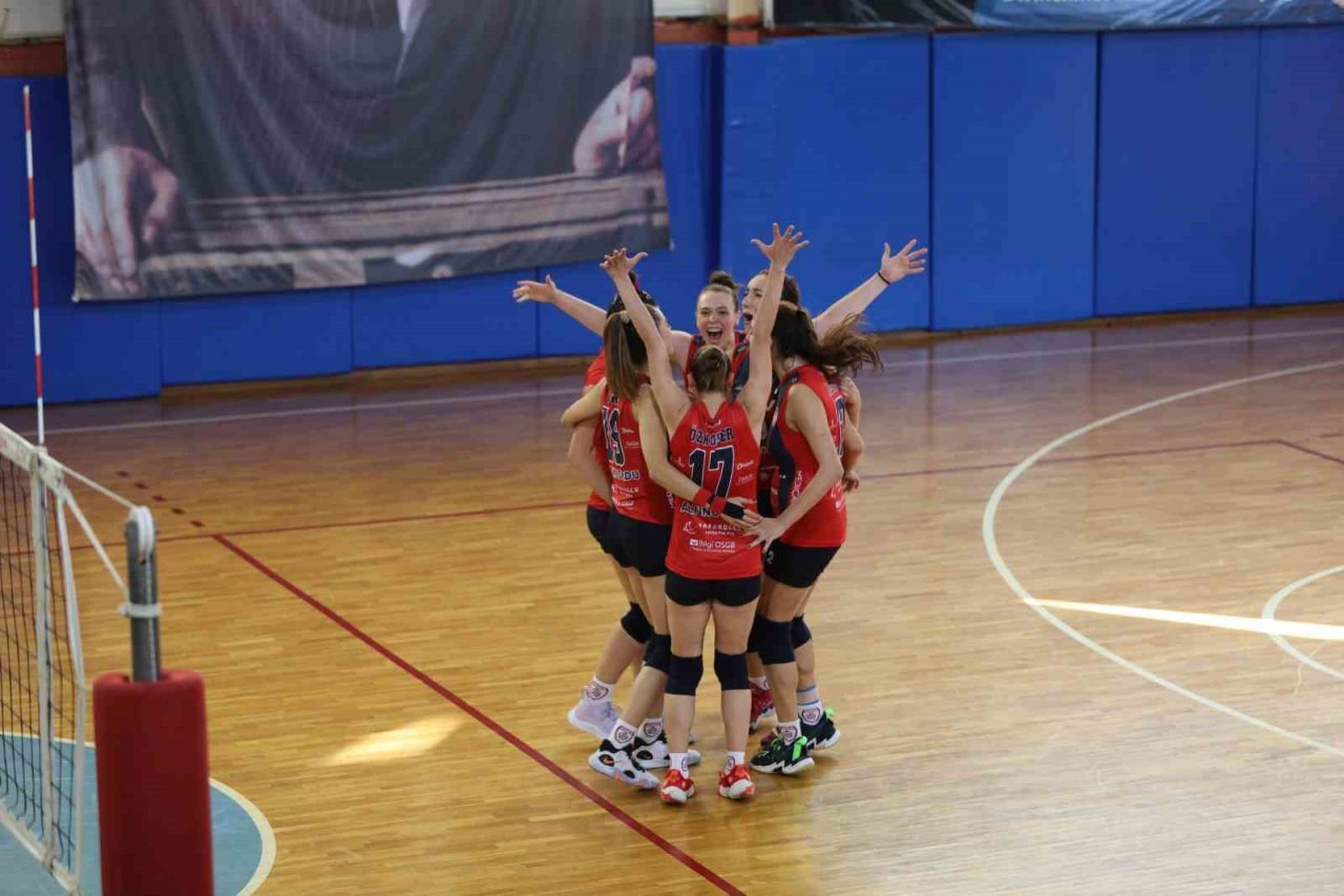 Altınordu Voleybol, play-off çeyrek finallerinde