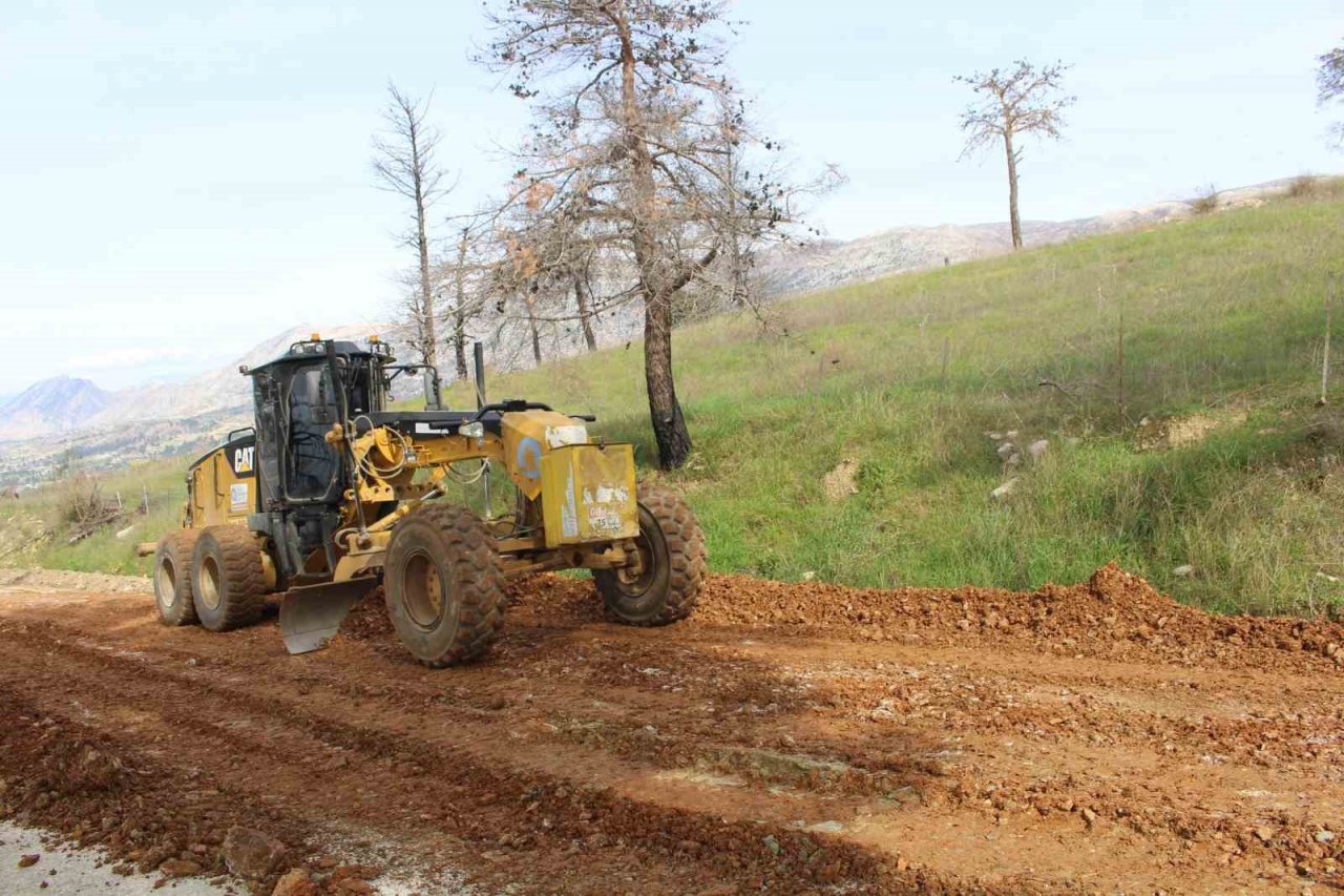 Gebece-Belenobası grup yolunda çalışma