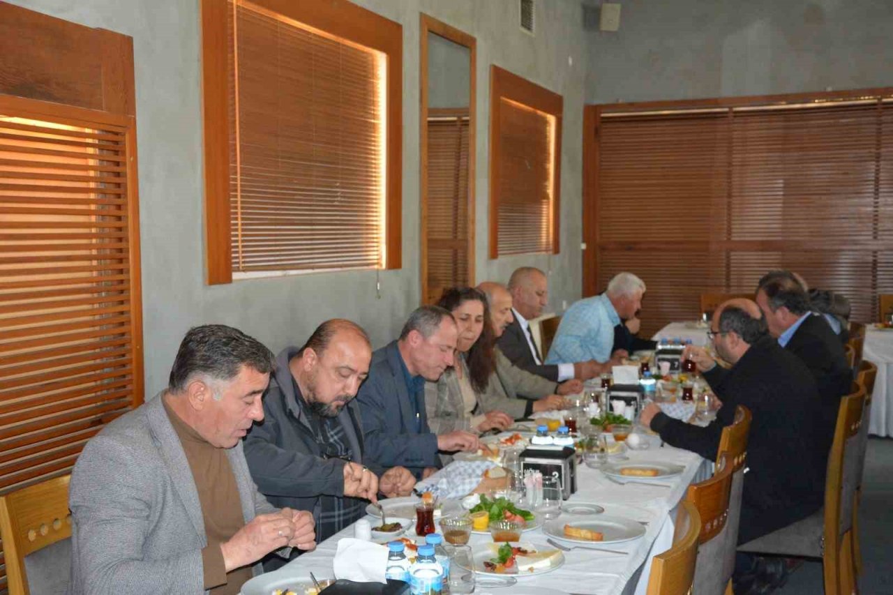 Künkcü, başkanlarla kahvaltıda bir araya geldi