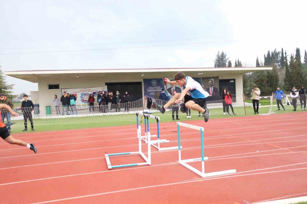 Geleceğin atletleri, başarıya koştu