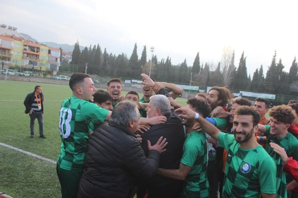 Salihli Belediyespor ligden çekildi