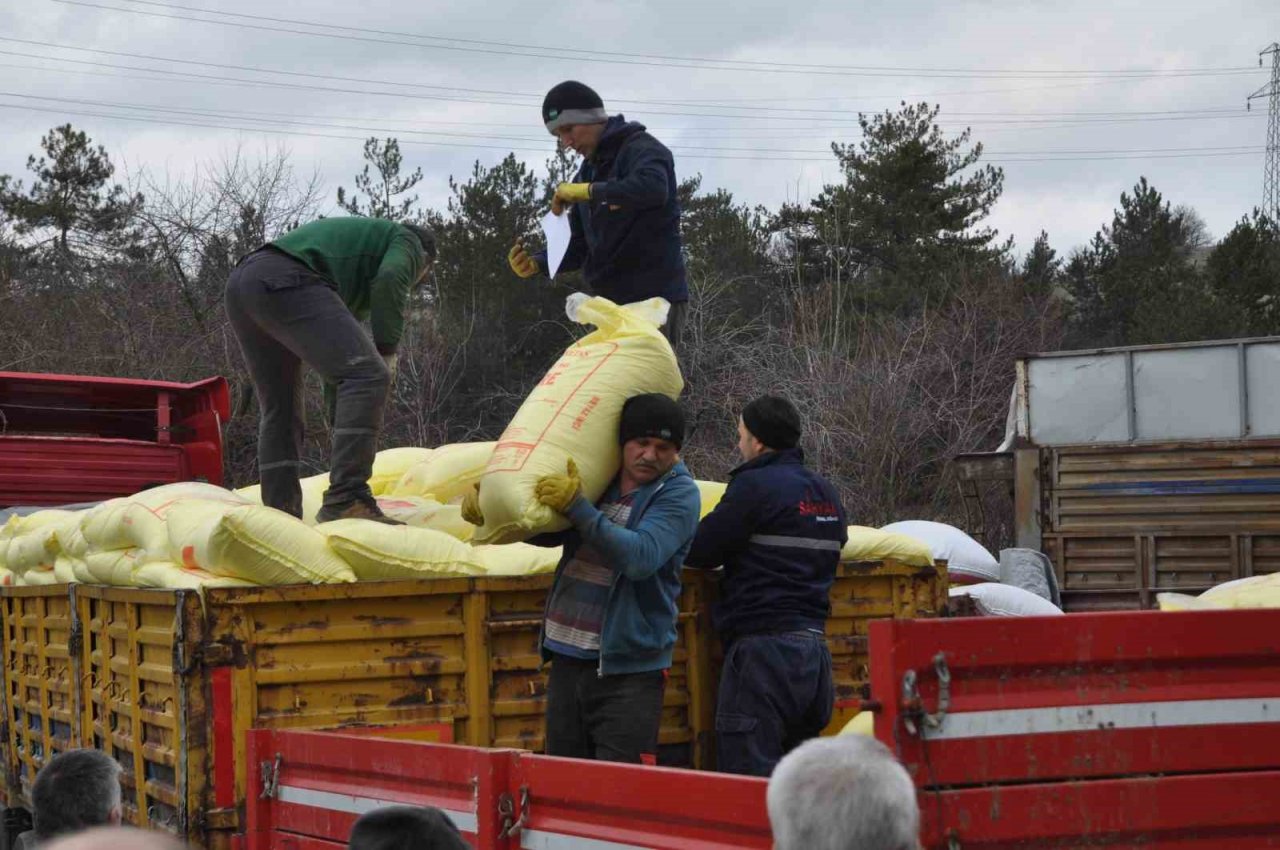 Duyan traktörüne binip buraya geldi