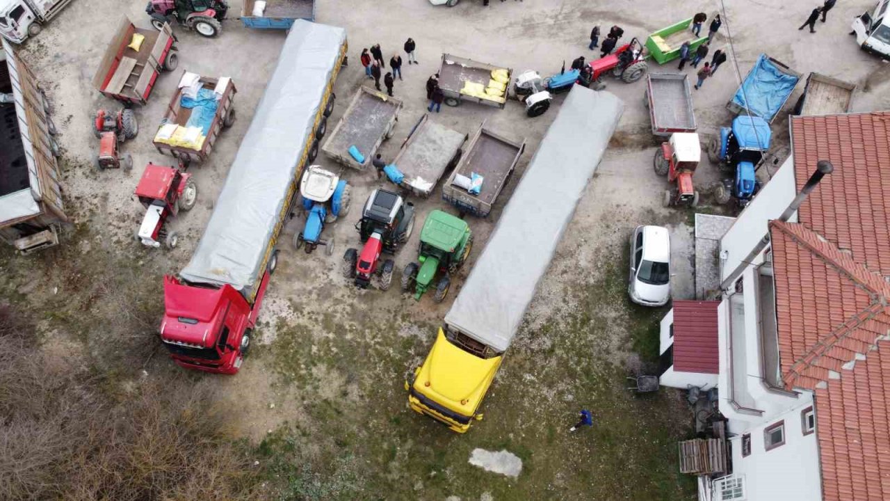 Duyan traktörüne binip buraya geldi