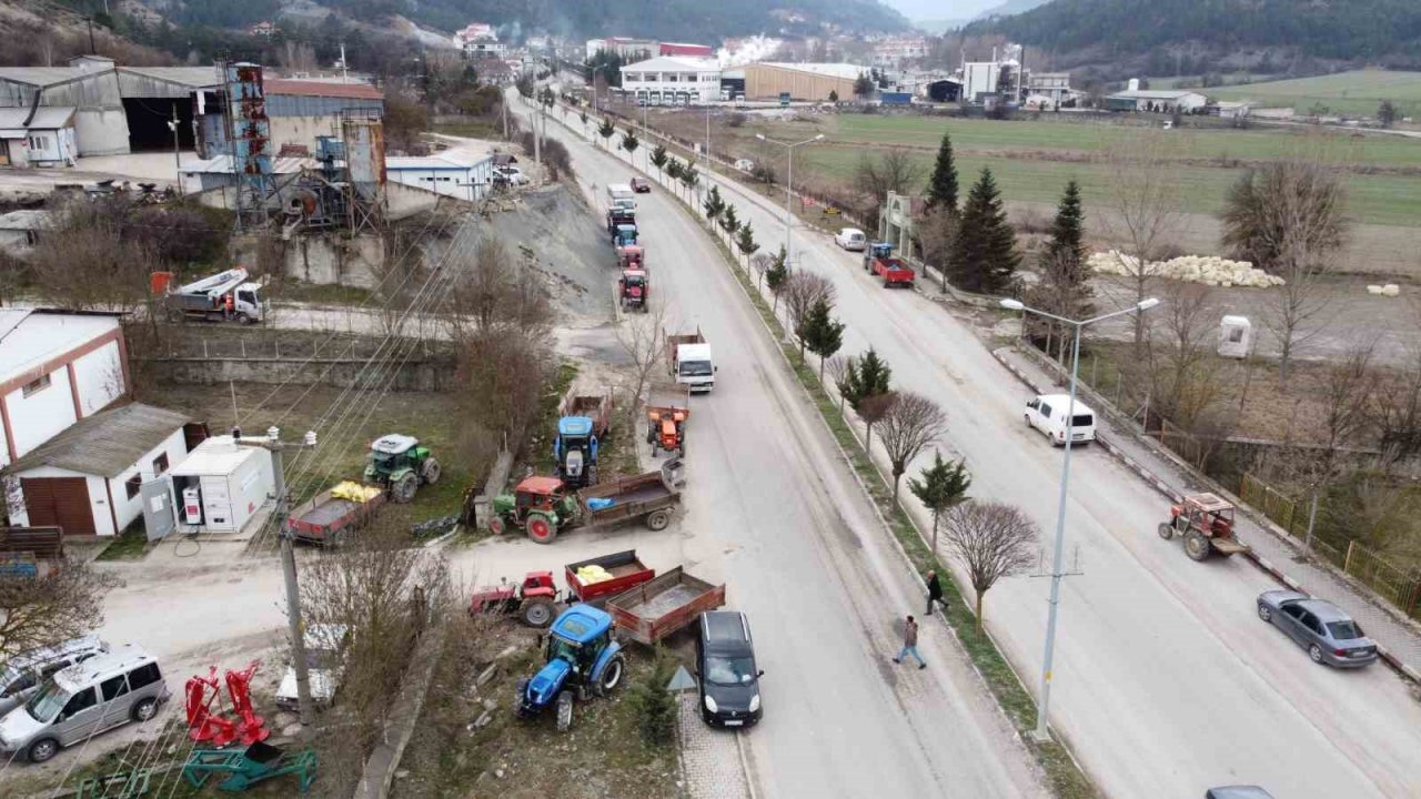 Duyan traktörüne binip buraya geldi