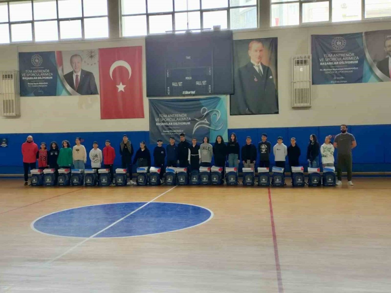 Geleceğin sporcularına anlamlı hediye