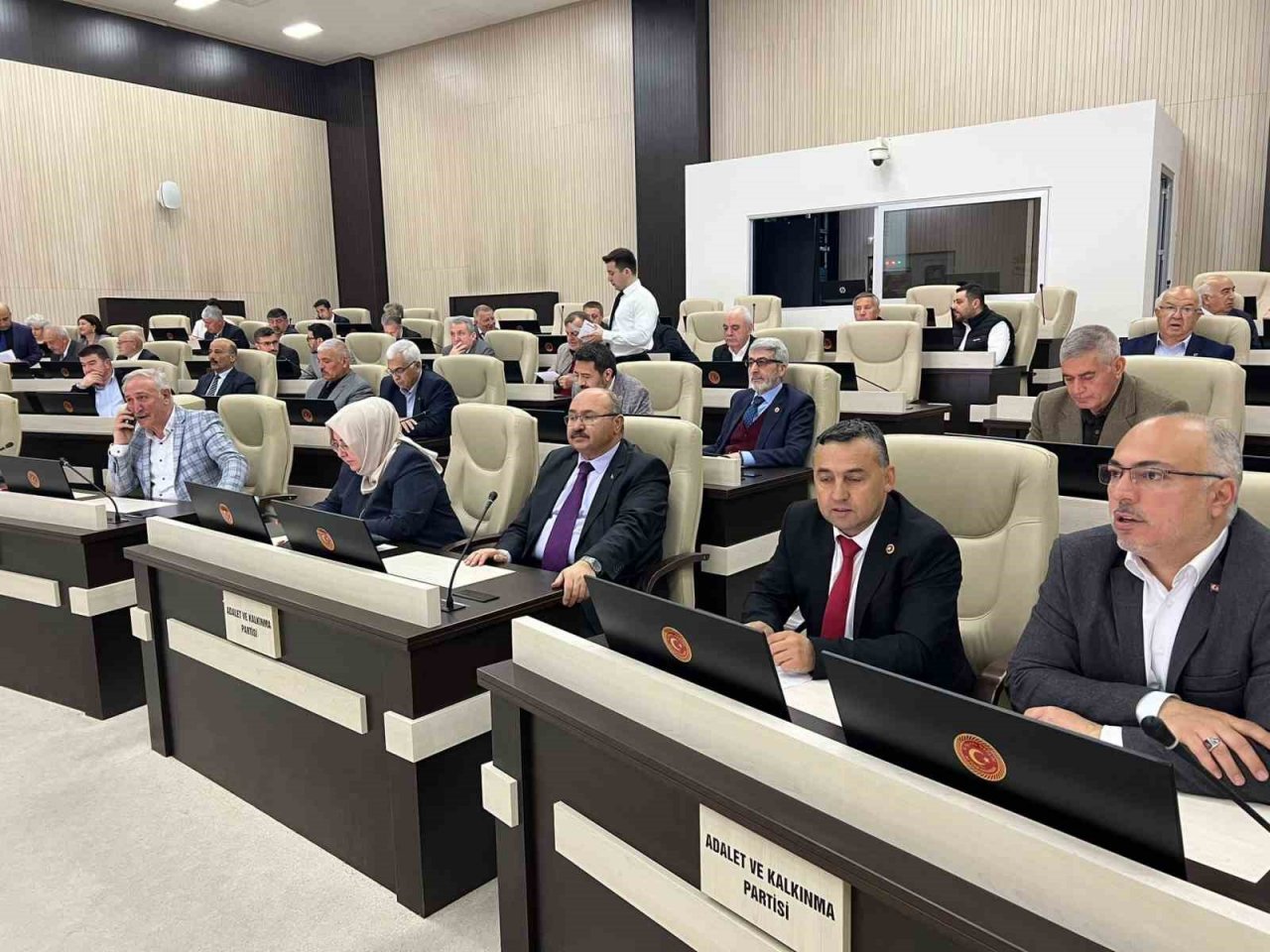 İl Özel İdare ekipleri deprem bölgesinde özveriyle çalıştı