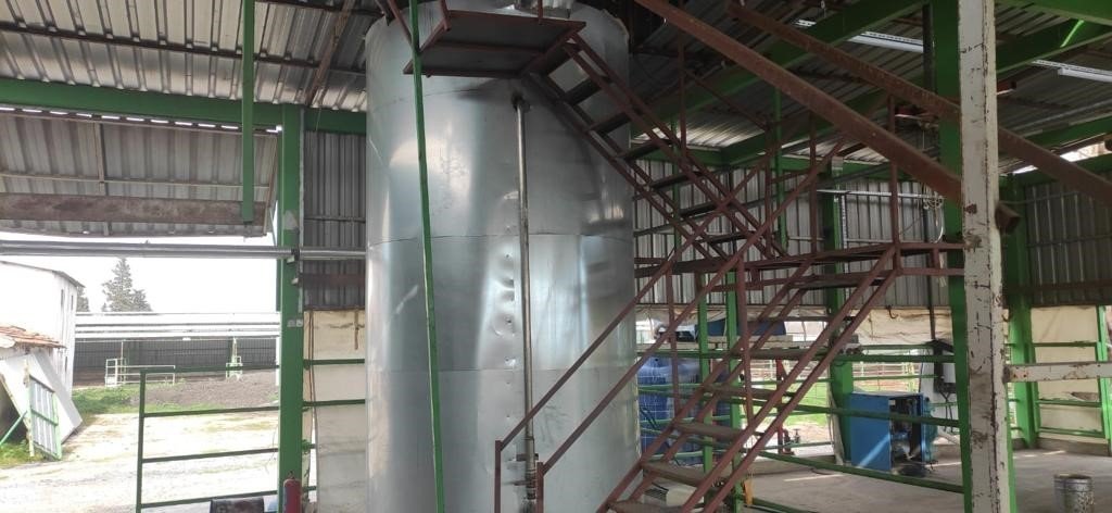 İzmir’de çiftliğe kaçak akaryakıt baskını