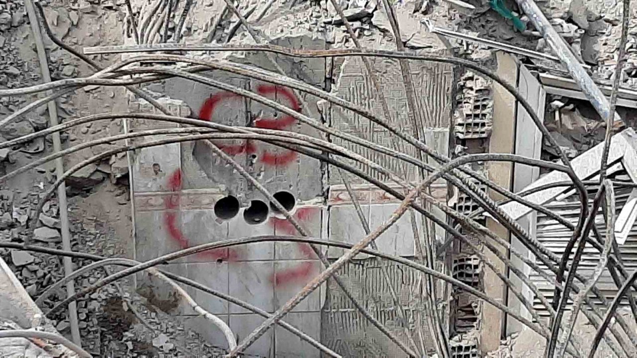 İsias Otel ve çevresindeki binalardan karot ve demir örnekleri alındı