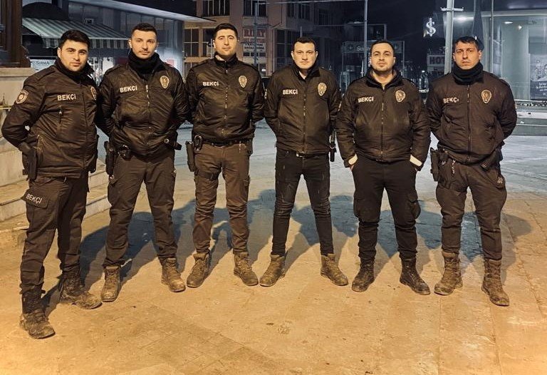 Aydın emniyeti deprem bölgesinde huzur ve güvenlik için görev yapıyor