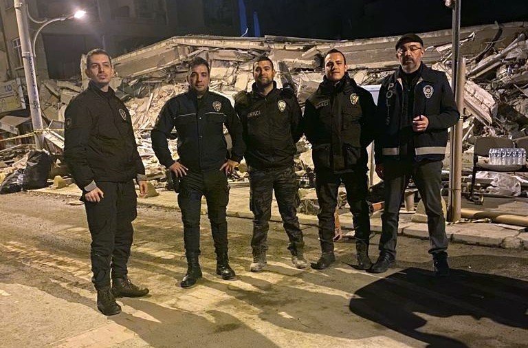 Aydın emniyeti deprem bölgesinde huzur ve güvenlik için görev yapıyor