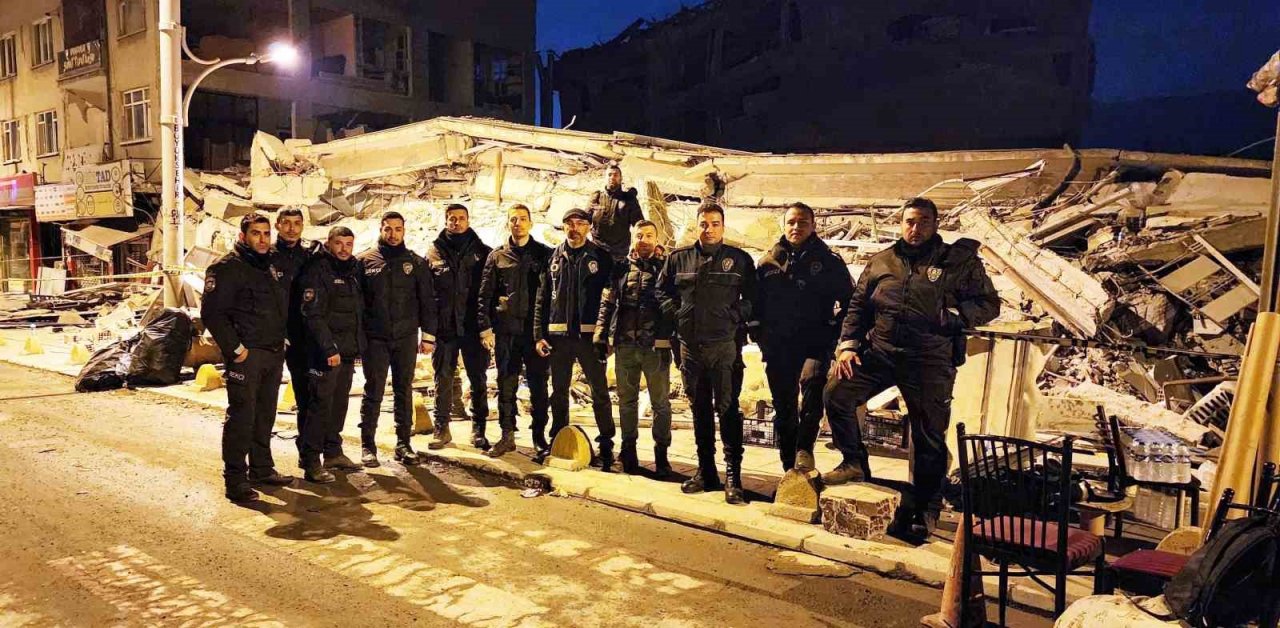 Aydın emniyeti deprem bölgesinde huzur ve güvenlik için görev yapıyor