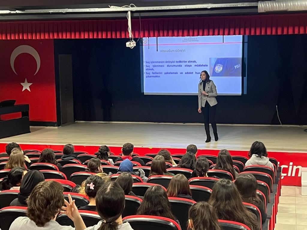 "Akran Zorbalığı, Teknoloji Bağımlılığı ve Siber Güvenlik" semineri