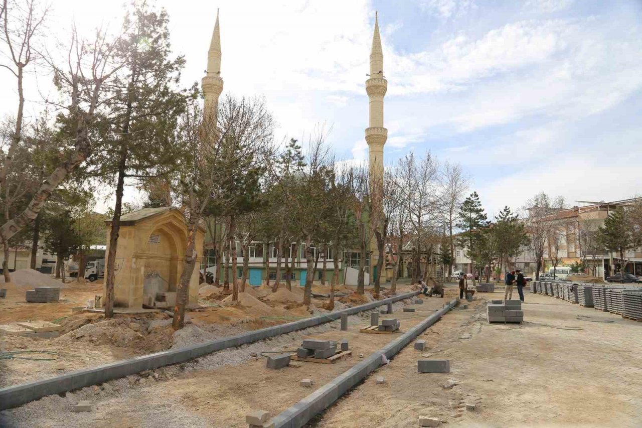Karaman’da park yenileme ve bakım çalışmaları başladı