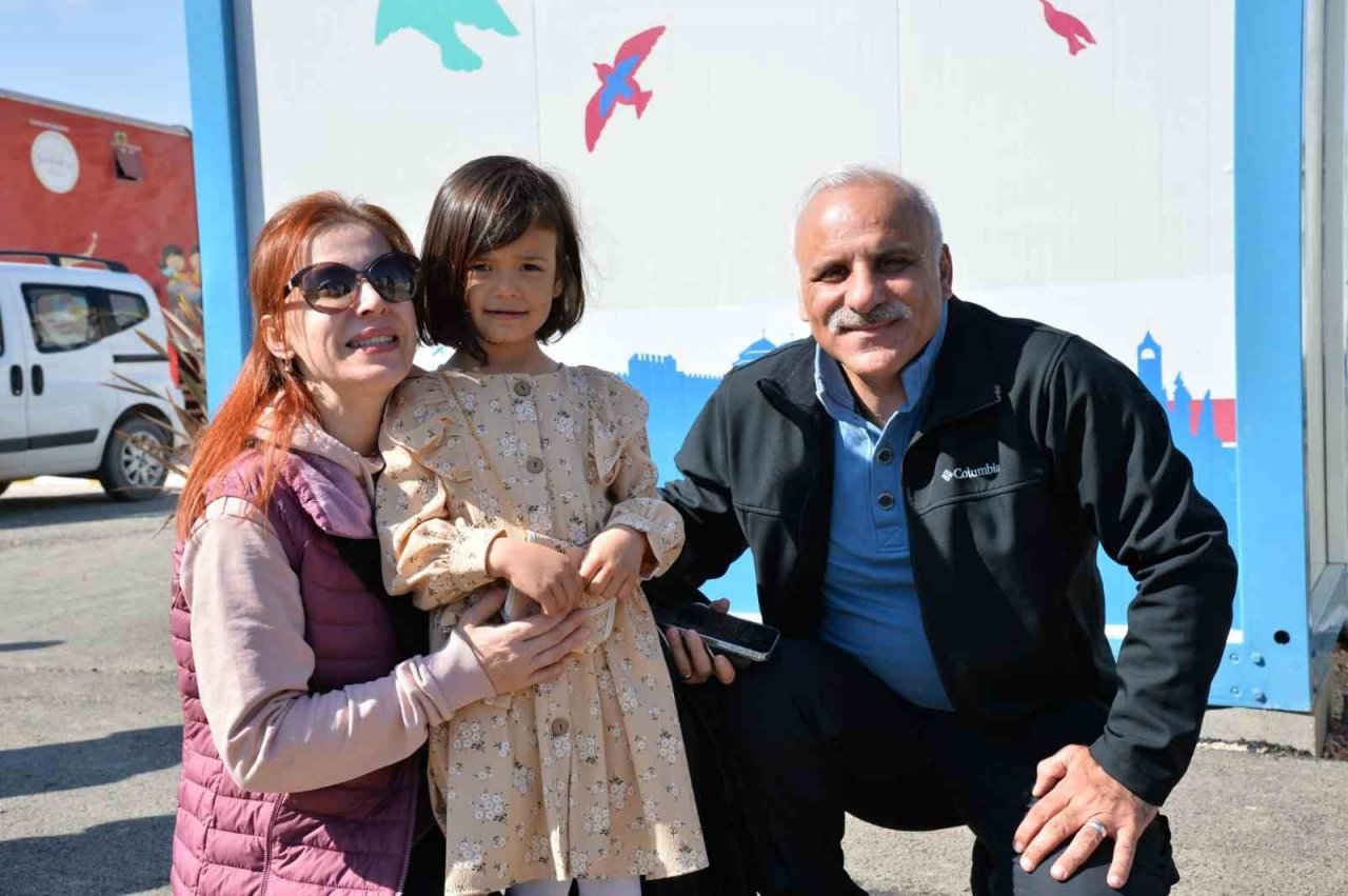 Başkan Zorluoğlu Elbistan’ın yaralarını sarmaya çalışıyor