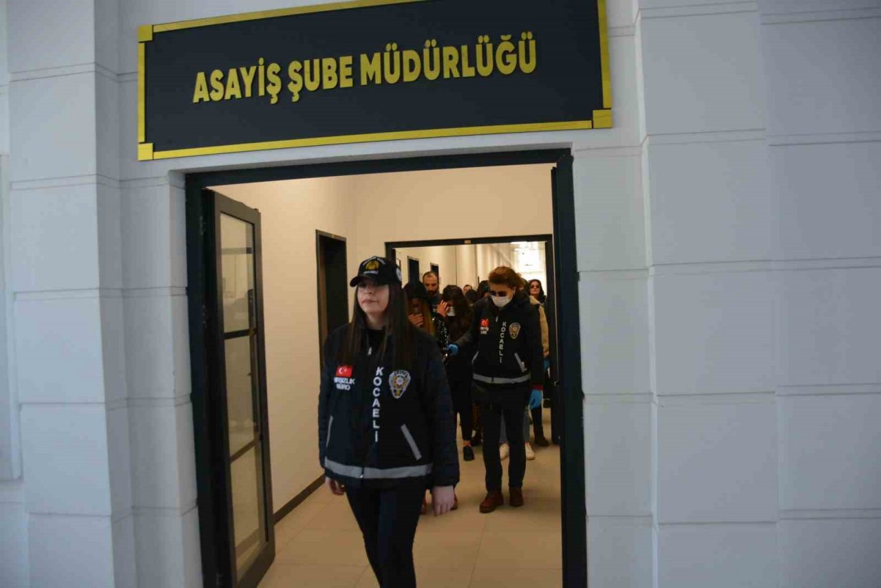 ’Altın Kızlar’ baltayı taşa vurdu: 8 milyonluk vurgununun şüphelileri adliyede