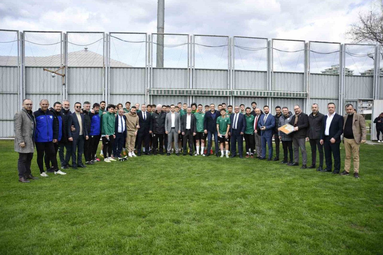 Bursaspor’dan Devlet Bahçeli’ye forma