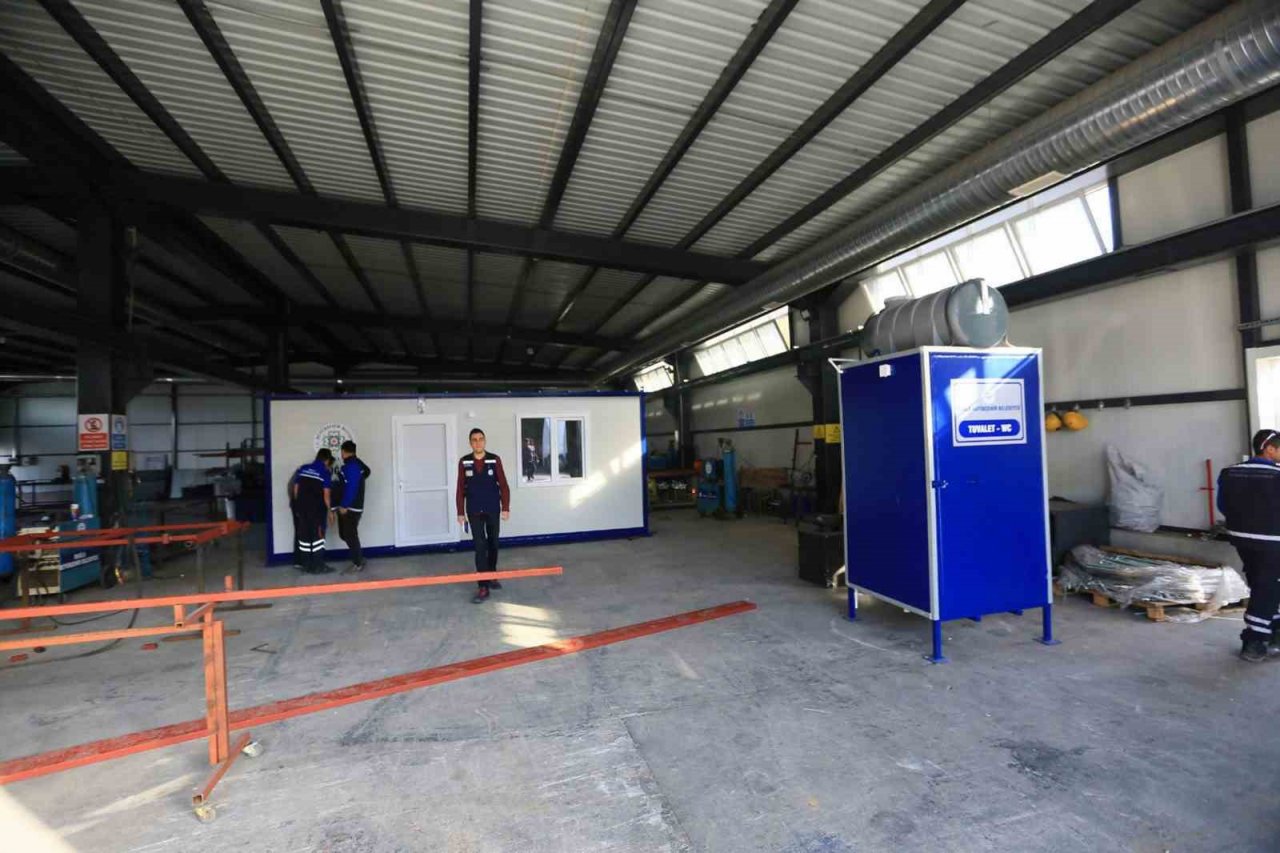 Büyükşehir Belediyesi seyyar tuvalet üretimine başladı