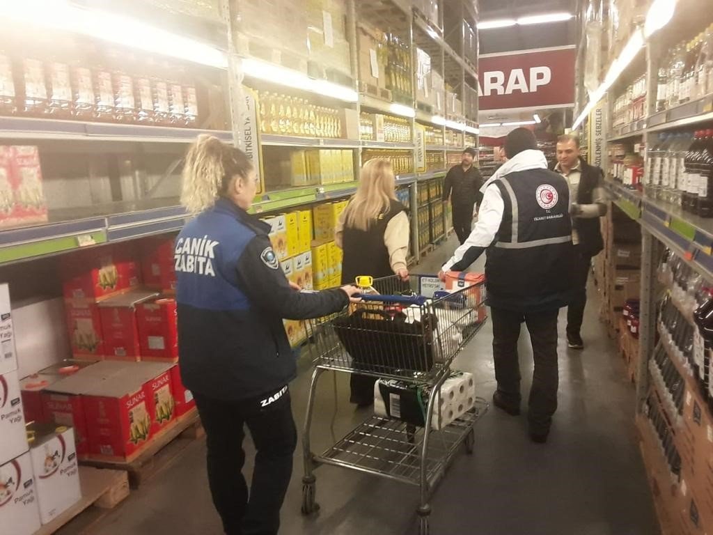 Marketler ile semt pazarlarına denetim