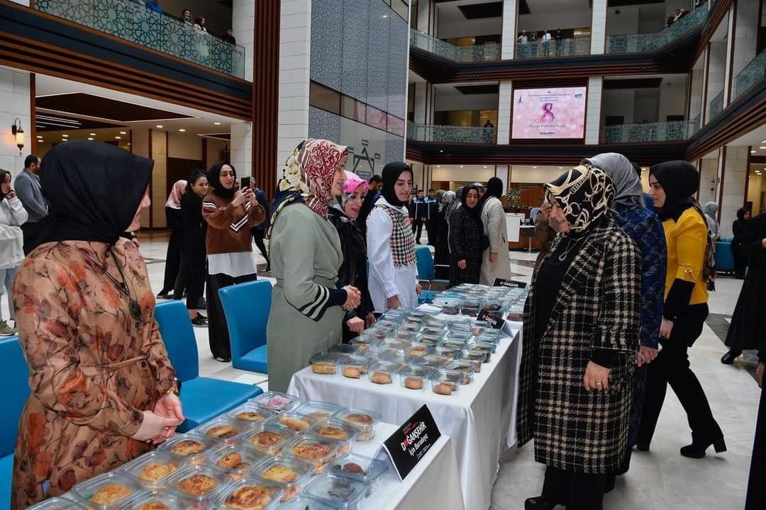 Sancaktepeli kadınlardan depremzedeler için hayır panayırı