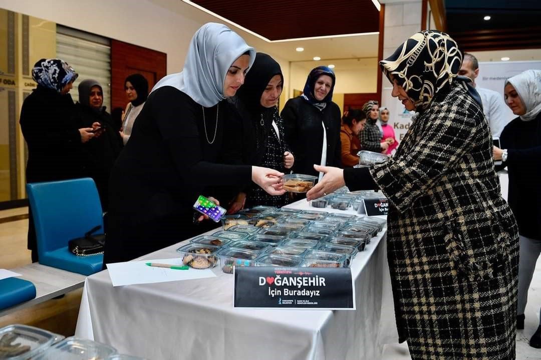 Sancaktepeli kadınlardan depremzedeler için hayır panayırı