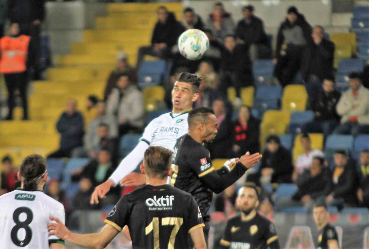 Denizlispor, Ankara’dan 1 puanla dönüyor