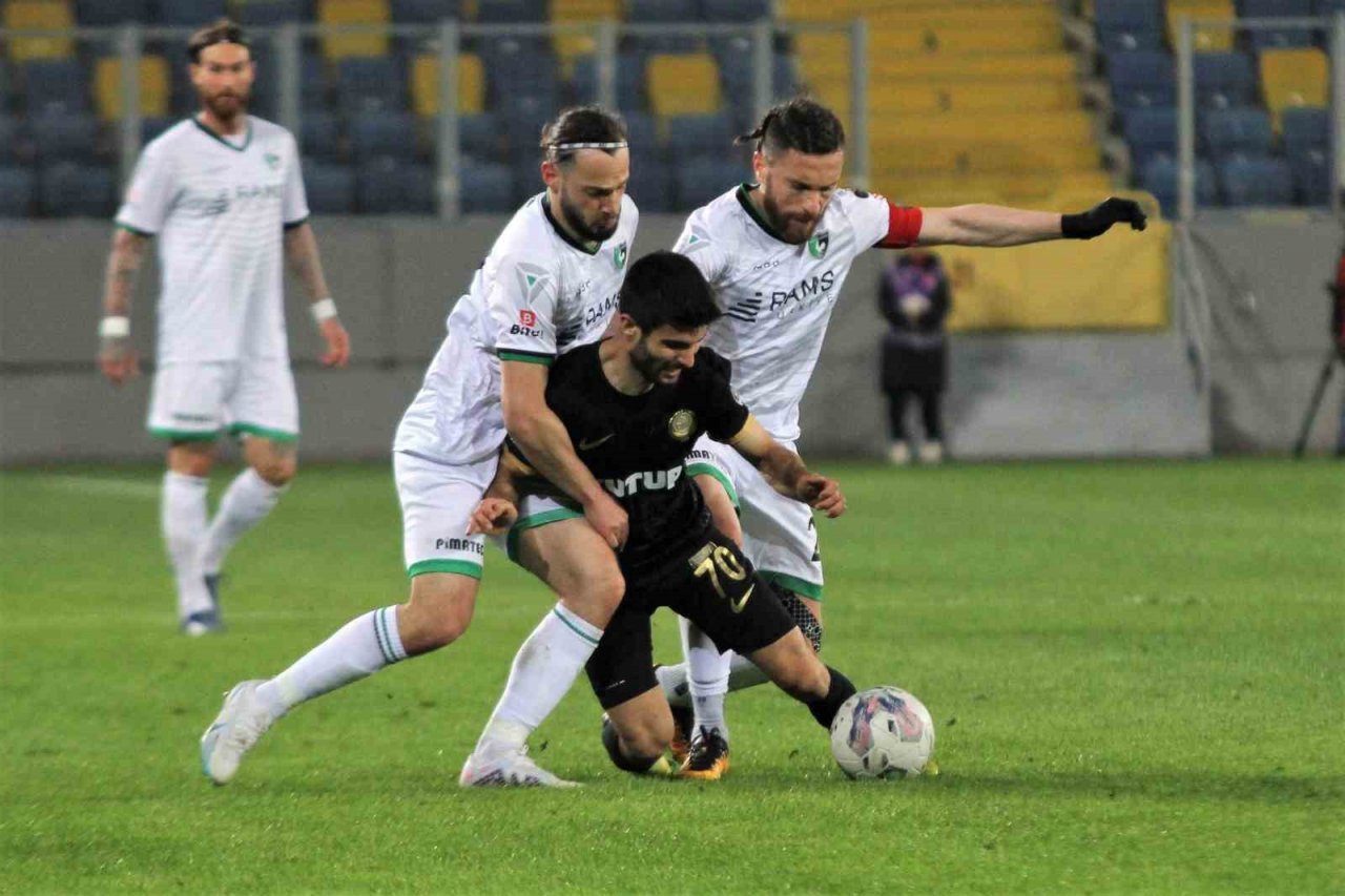 Denizlispor, Ankara’dan 1 puanla dönüyor