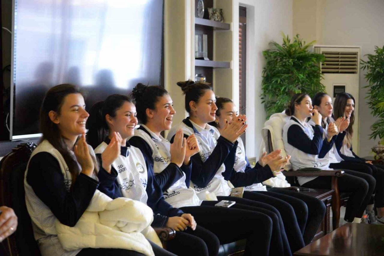 Başkan Bakkalcıoğlu “Bizim Kızlar”a başarılar diledi