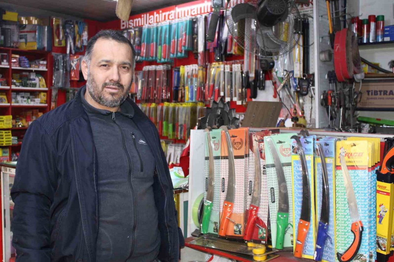 Zeytinde budama hazırlıkları başladı, testere bilemeye talep arttı