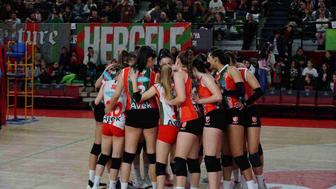 Karşıyaka - Göztepe derbisinin biletleri satışa çıktı