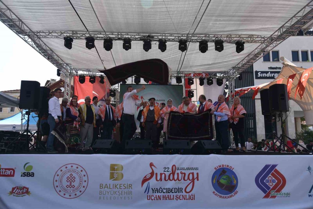 Yağcıbedir Uçan Halı Şenliği deprem nedeniyle bu yıl yapılmayacak