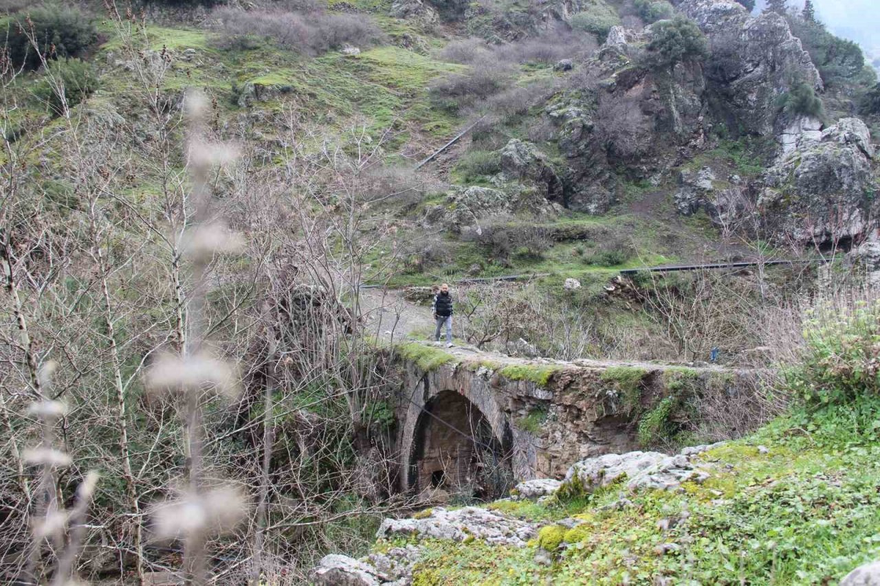 Tarihi Çaybaşı Su Kemeri turizme kazandırılmayı bekliyor