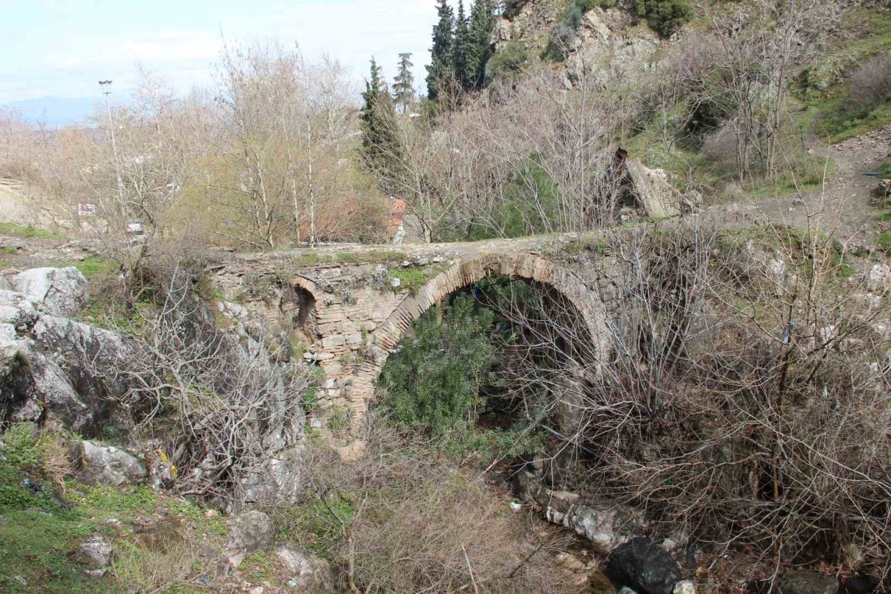 Tarihi Çaybaşı Su Kemeri turizme kazandırılmayı bekliyor