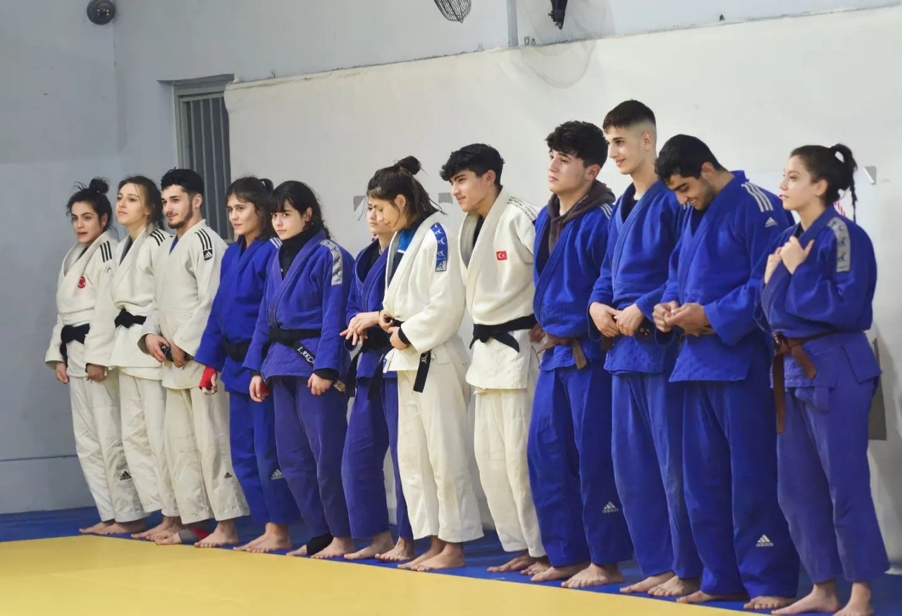 Yunusemreli genç judocular Kocaeli’de madalya hedefliyor