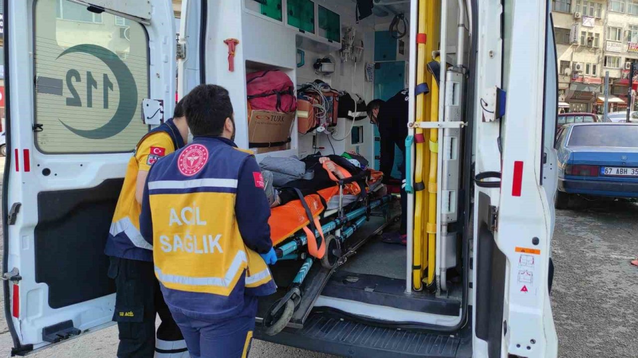 Fenalaşarak yere yığılan kadın hastanelik oldu